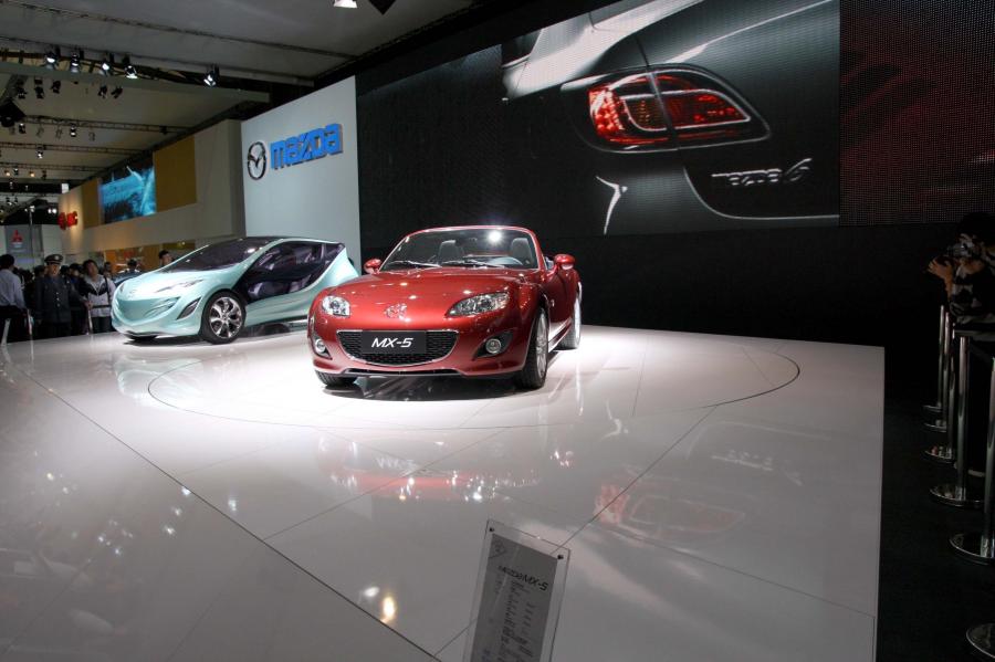  Mazda MX-5 Roadster Coupe 2009 года  (фото 22 из 34)